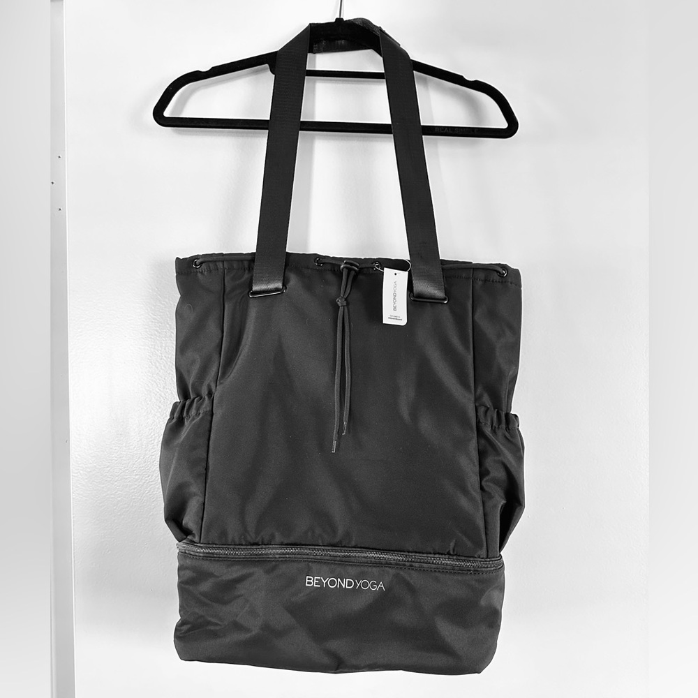 NWT 🖤🏋️‍♀️ Convertible Gym Bag by BeyondYoga